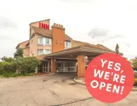 Monte Carlo Inn Oakville Suites Hotels near British Eats and Treats