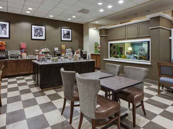 Hampton Inn Myrtle Beach Broadway at the Beach Dining/Meeting Rooms