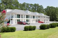 Super 8 by Wyndham Statesboro Отели рядом с достопримечательностью «Суперцентр Уолмарт»