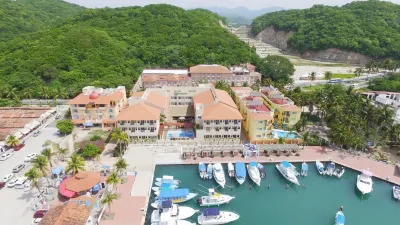 Holiday Inn Huatulco Hotels near Capilla Del Perpetuo Socorro