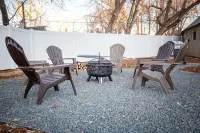 Cozy Retreat | Walk to Unc | Free Cruiser Bikes Hotels in Greeley