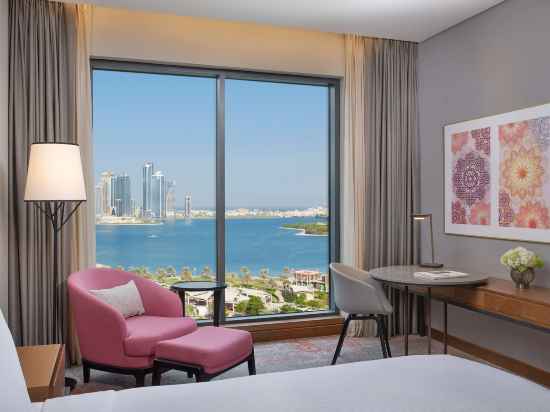 DoubleTree by Hilton Sharjah Waterfront Hotel & Residences Rooms