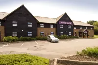 Premier Inn Farnborough West (Southwood) Hotel berhampiran St Michael's Abbey