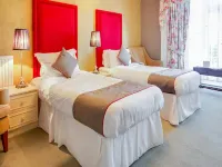 OYO Lamphey Hall Hotel Отели в г. Милфорд Хейвен