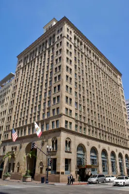 Courtyard San Diego Downtown Hotels near San Diego City College