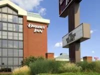 Drury Inn & Suites Terre Haute Hotels near Glik's