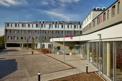 Moxy Karlsruhe Hotels in der Nähe von Karlsruher Hauptfriedhof