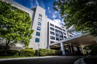 Crowne Plaza Canberra, an IHG Hotel Hotels near St Matthew's Anglican Church, Wanniassa