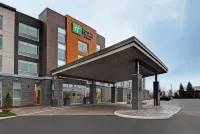 Holiday Inn Express & Suites Collingwood Hotels near Collingwood Museum