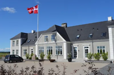 Femhøj Hotels near Haven på Overdrevet, Den alpine have