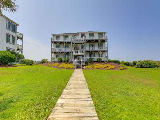 Ocean Front Emerald Isle Vacation Rental Property Hotel Exterior