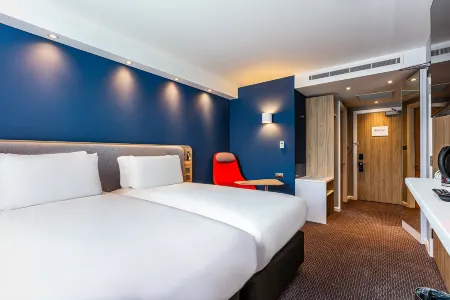 Holiday Inn Express Edinburgh - City West