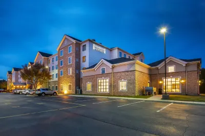 Staybridge Suites Chesapeake - Virginia Beach Отели рядом с достопримечательностью «Glazenfyre»