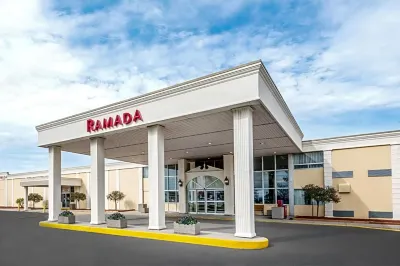 Ramada by Wyndham London Hotels near Kiwanis Park Crossing Bridge