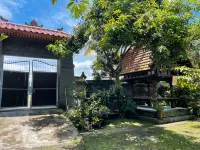 Ganesh Homestay Hotels near Warung Pojok