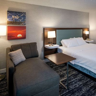 King Room-Non-Smoking Hampton Inn Long Island/Commack Promo Code