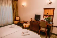 Kastel Ecka Hotels near Карађорђев парк