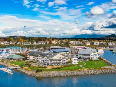 Hotel Bellwether on Bellingham Bay Отели рядом с достопримечательностью «Whatcom Falls Park Stone Bridge»