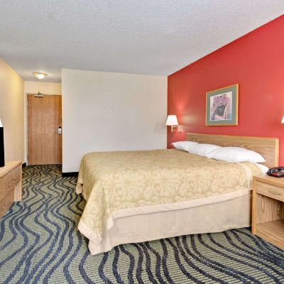 King Room-Non-Smoking Super 8 by Wyndham Kokomo Promo Code