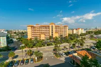 Holiday Inn & Suites Clearwater Beach