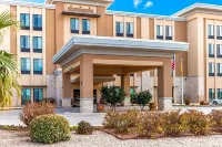 La Quinta Inn & Suites by Wyndham Carlsbad Hotels near Cavern City Air Terminal