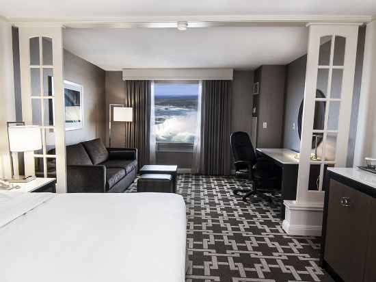 Hilton Niagara Falls/ Fallsview Hotel and Suites Rooms