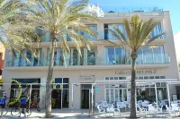 Apartaments Delfin Hotels near Torrente la Ribera