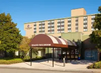 DoubleTree by Hilton Hotel Boston North Shore Hotels near Bunker Hill