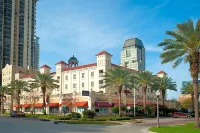 Hampton Inn & Suites St. Petersburg/Downtown Hotels near Vinoy Park