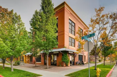 Old Town Loft Oasis with Amazing Rooftop Deck! Hoteles en Fort Collins