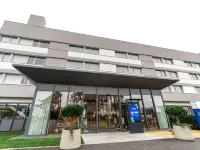 Novotel Angers Lac de Maine Các khách sạn gần University of Angers