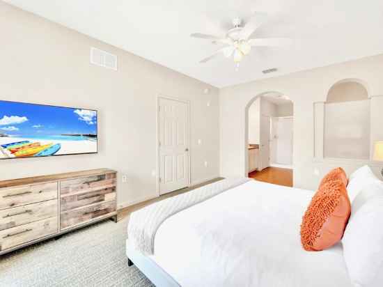 Close to Disney Spacious 3Br Condo with Pool & Hot Tub Rooms