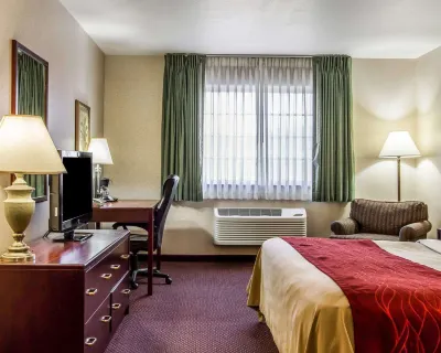 Quality Inn & Suites Fort Madison Near Hwy 61 Hotels in Nauvoo