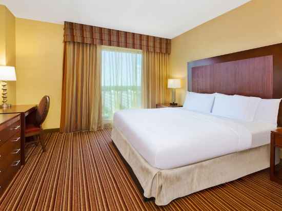 Embassy Suites by Hilton Norman Hotel & Conference Center Rooms