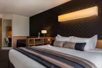 Best Western Plus Paris Saclay Hotel berhampiran Versailles Montreuil Train Station