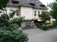 Hotel Weinhaus Weis Hotels in Wintrich