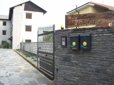 La Bottega Del Falegname Hotels in Bernate Ticino