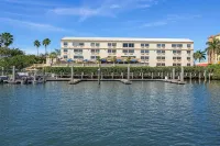 Bayfront Inn 5th Avenue Hotels near Naples Municipal Airport