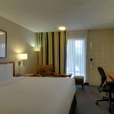 Standard King Room Vagabond Inn Glendale Promo Code