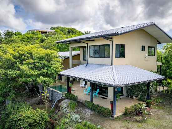 Huge, Breathtaking Hillside Home with Private Pool and Sweeping Views Hotel Exterior