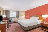 Ramada by Wyndham Grand Forks Hotels near University of North Dakota