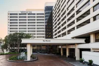 The Westin Los Angeles Airport Hotels near Temple Beth Am