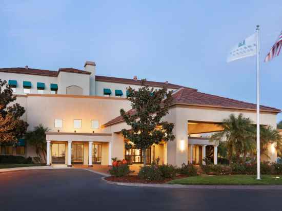 Embassy Suites by Hilton Temecula Valley Wine Country Hotel Exterior