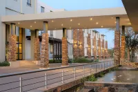 Premier Hotel Midrand Hotels near Gallagher Convention Centre