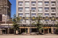 Quality Inn & Suites Downtown Vancouver Hotels near Marine Drive Station