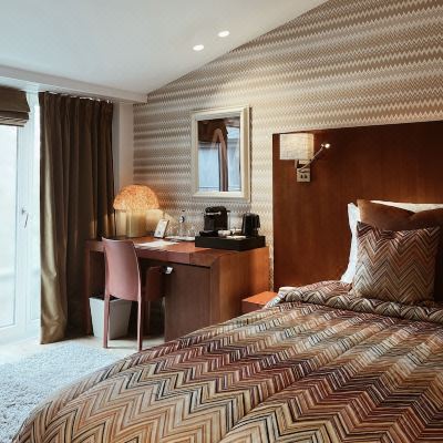 Classic Double Room with Balcony Hotel Van Cleef Promo Code