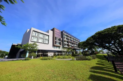 Midori Clark Hotel and Casino Hotels near Philippine Academy for Aviation Training (CAE Philippines)