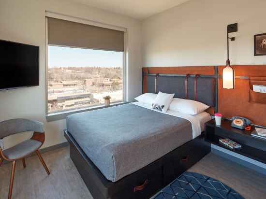 Moxy Denver Cherry Creek Rooms