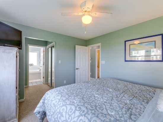 Ocean Front Emerald Isle Vacation Rental Property Rooms