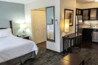 Staybridge Suites 邁諾特 鄰近米諾國際機場的酒店